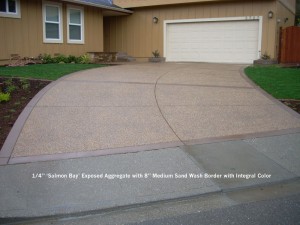 4” ‘Salmon Bay’ Exposed Aggregate with 8” Medium Sand Wash Border with Integral Color Driveway